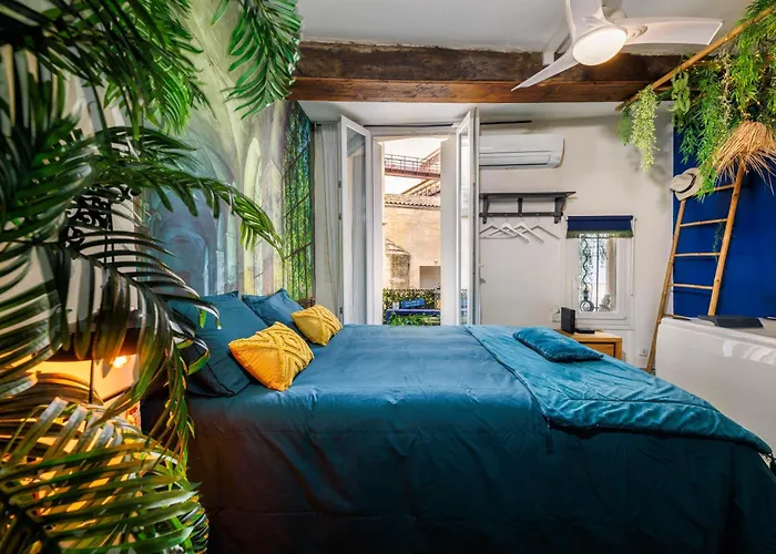 Youmi - Appartement Calme Avec Jacuzzi Et Clim A 5Min De La Comedie, Tram A 200M